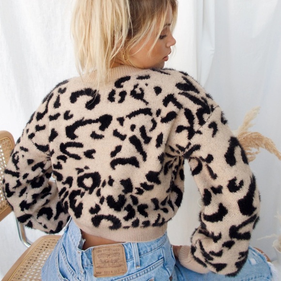 Leopard Sweater - Picture 4 of 4
